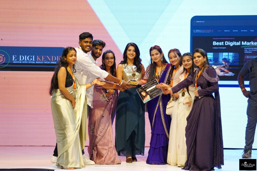 E-DIGI KENDRA team receiving Digital Marketing Partner award at prestigious event in Raipur Chhattisgarh